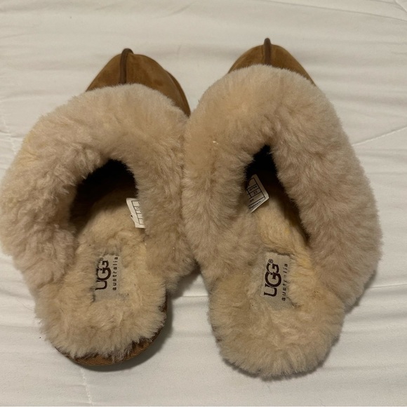UGG Tan Shearling Scuffette Slippers  Size 6 - Picture 4 of 7